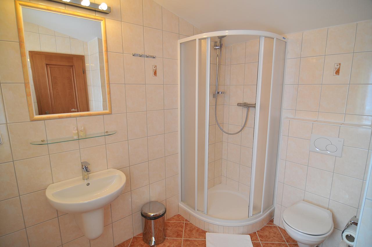 Hotel Manes Svratka Екстер'єр фото
