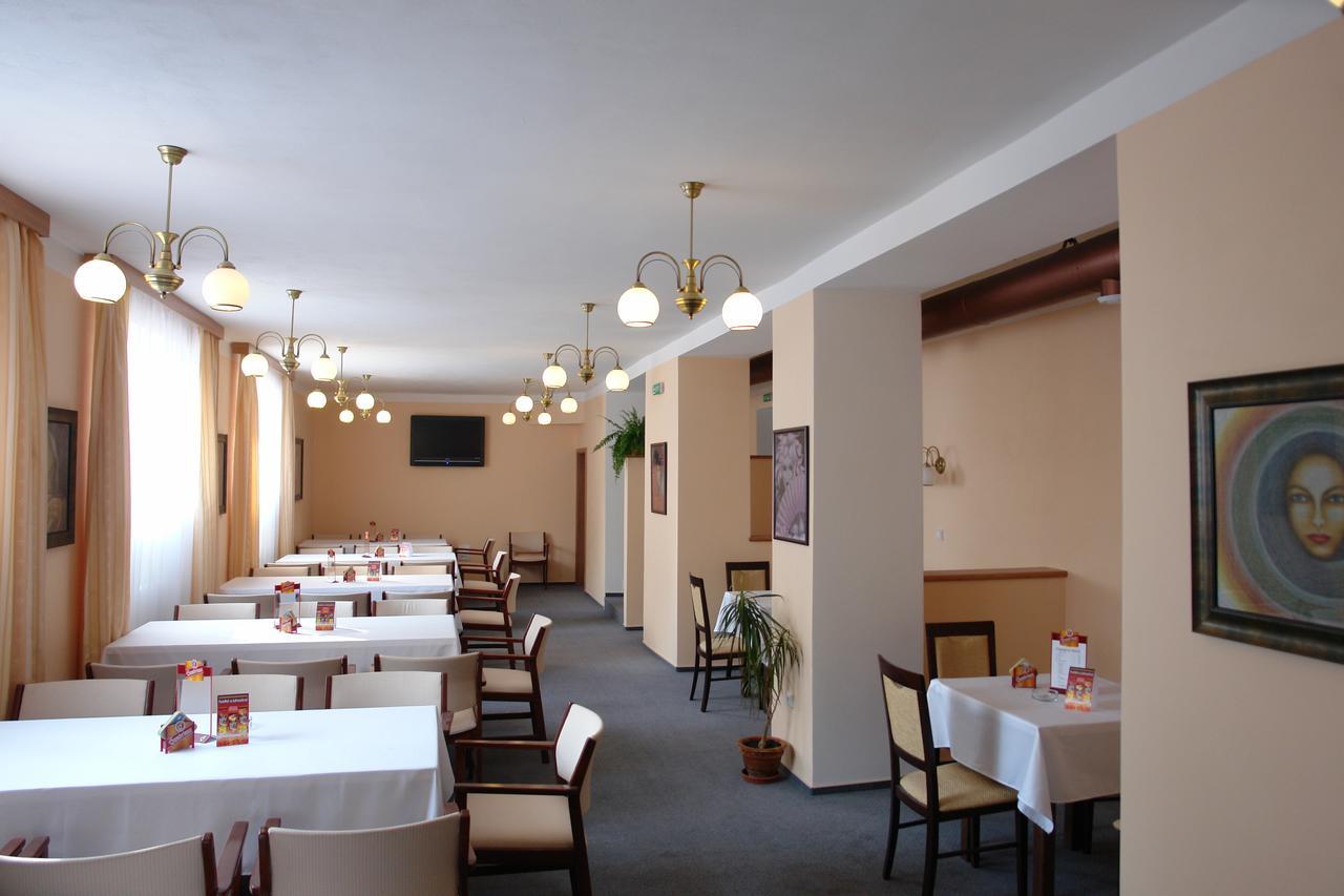 Hotel Manes Svratka Екстер'єр фото